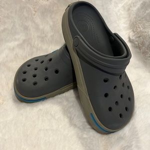 Gray Crocs - size M4/W6